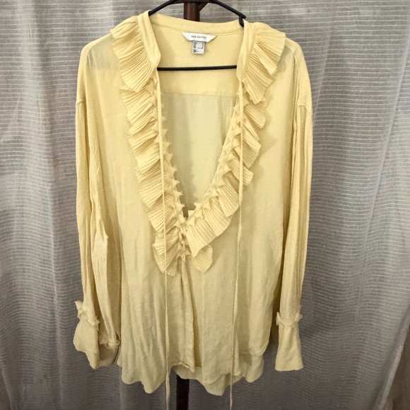 H&M Cream Ruffle Blouse - Picture 5 of 5